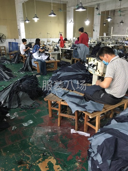 专业牛仔服装生产-第24张图片