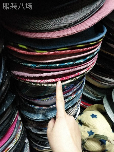 几万个礼帽样品帽加小整单批发，清货，要的询价，花色全。-第2张图片