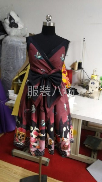 玲达服装设计工作室-第6张图片