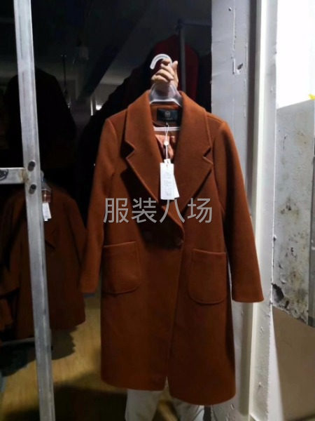 女士毛呢大衣-第2张图片