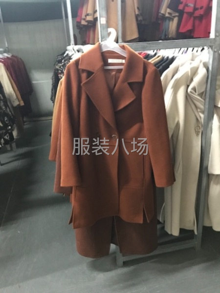 服装店特卖货源女装批发-第1张图片