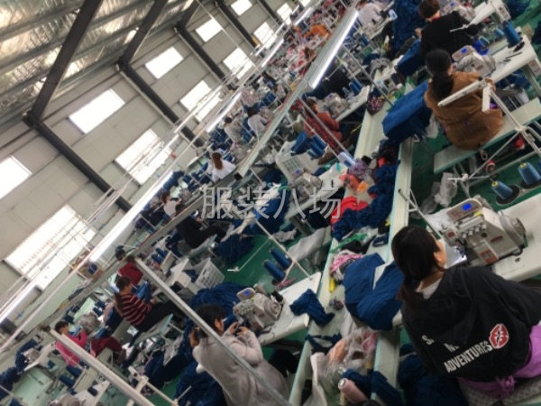 本厂常年承接罩衣。童装，圆领衫各类针织。欢迎来我厂加工合作-第2张图片