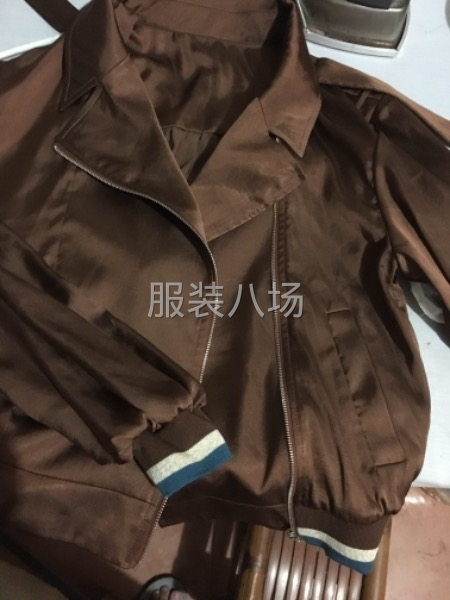 夫妻俩接裁片-第1张图片