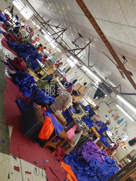 顺前雨衣厂,您身边的雨衣定制专家