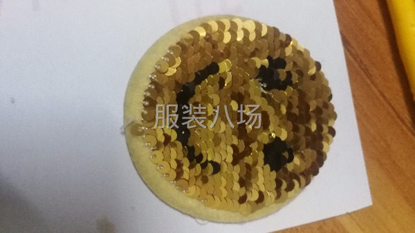专业5厘偏孔4叠金片绣花，绳绣绣花，盘带绣花。-第1张图片