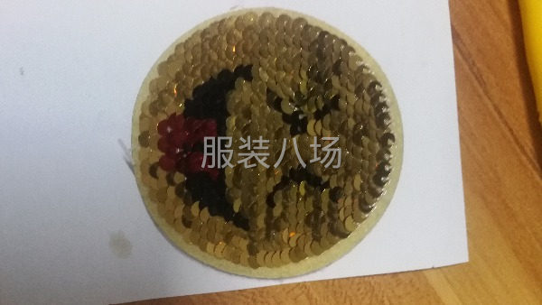 专业5厘偏孔4叠金片绣花，绳绣绣花，盘带绣花。-第2张图片