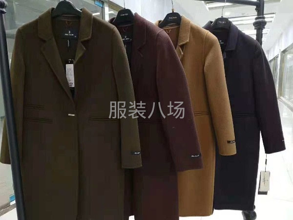 外貿(mào)尾貨服裝批發(fā)，品牌折扣女裝批發(fā)，聯(lián)系電話微信182015-第4張圖片