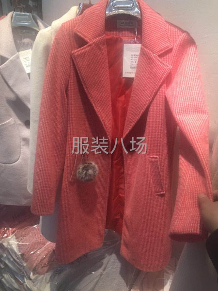 外貿(mào)尾貨服裝批發(fā)，品牌折扣女裝批發(fā)，聯(lián)系電話微信182015-第5張圖片