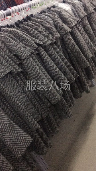 外贸尾货服装批发，品牌折扣女装批发，联系电话微信182015-第7张图片