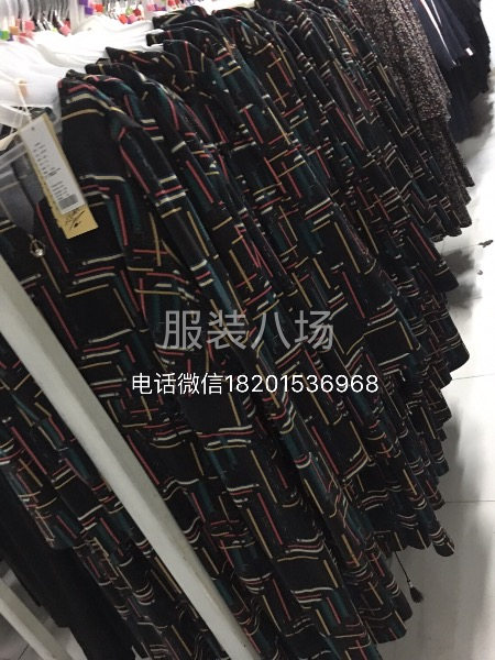 品牌工厂直销女装批发，欢迎加盟代理，-第2张图片