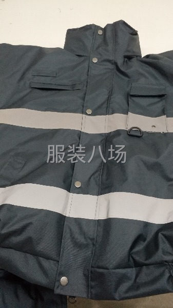 常年生产压胶服-第2张图片