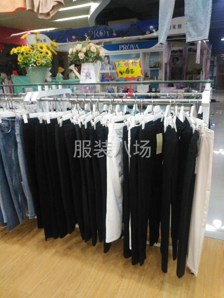 服装店设备转卖-第4张图片