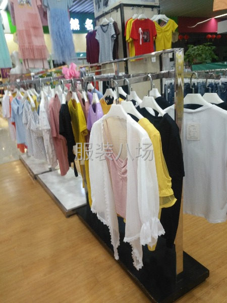 服装店设备转卖-第8张图片