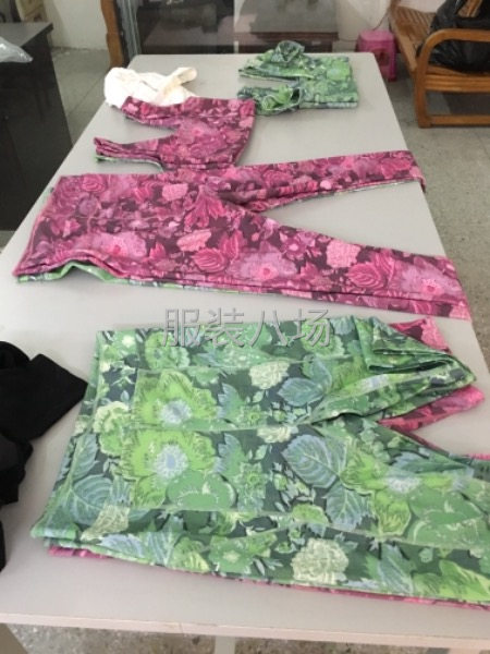 我是东莞茶山，艺丰服饰（接 瑜伽服，四针六线，泳衣泳装，加工-第1张图片