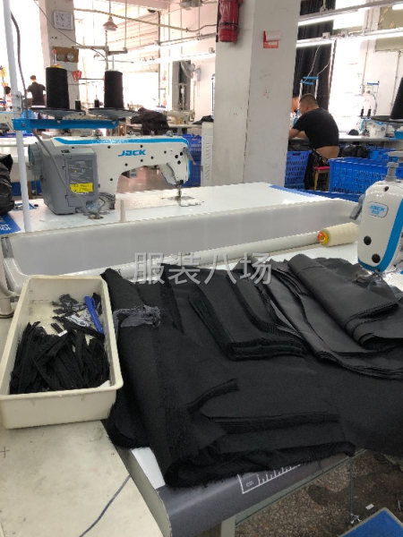 美玲服饰现秋款女装大量反单。急招整件车位-第1张图片