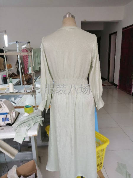 长年承接精品女装小单样衣-第1张图片