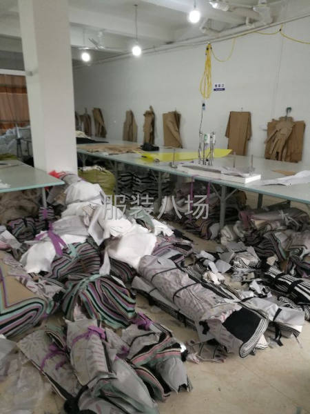 辉煌服饰招工-第2张图片