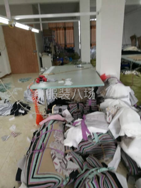 辉煌服饰招工-第1张图片