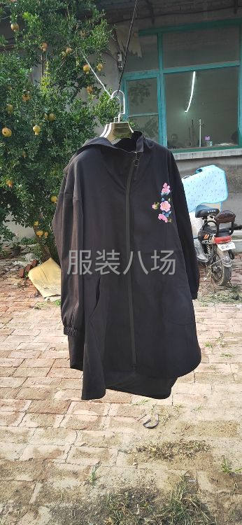 专业制作中高档服装-第1张图片