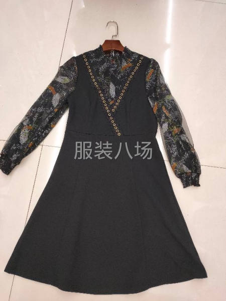 品牌尾貨服裝批發(fā)，女裝低價(jià)服裝貨源-第8張圖片