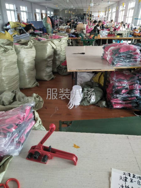 服装厂十多人，主做北京工作服订单，质量好，工期保证-第1张图片