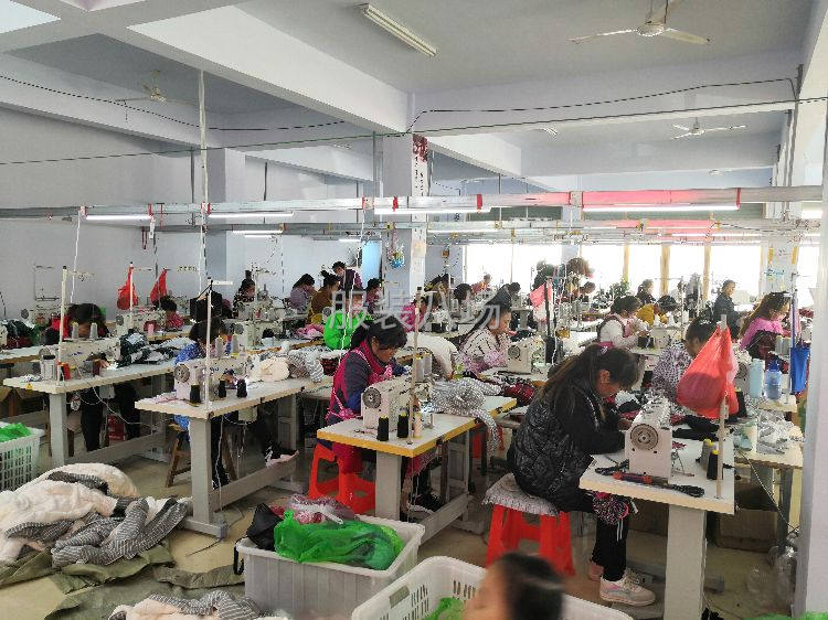 家有三十多人，诚接针织、梭织服装订单-第1张图片