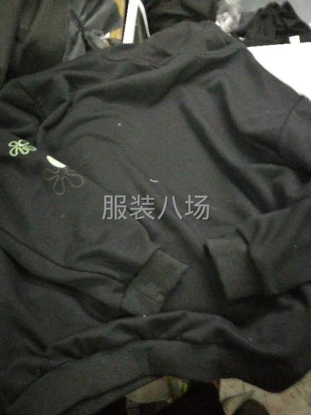 卫衣整件锁边200件，1.5元锁完拿钱-第1张图片