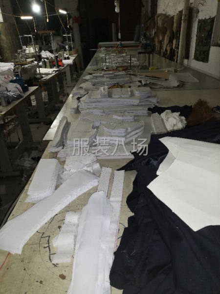 鑫亿特服装厂 招聘 熟练缝纫机工-第4张图片