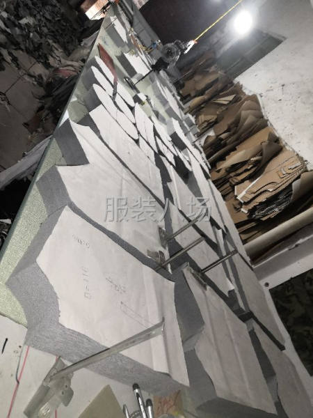 鑫亿特服装厂 招聘 熟练缝纫机工-第3张图片