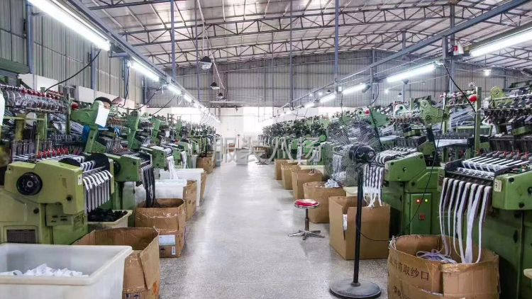 羽绒服,双面呢,裤子等服装用辅料【图】-苏州 - 常熟市 - 常熟服装城