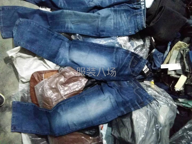 牛仔裤便宜处理牛仔裤，过这个村没有这个店-第1张图片