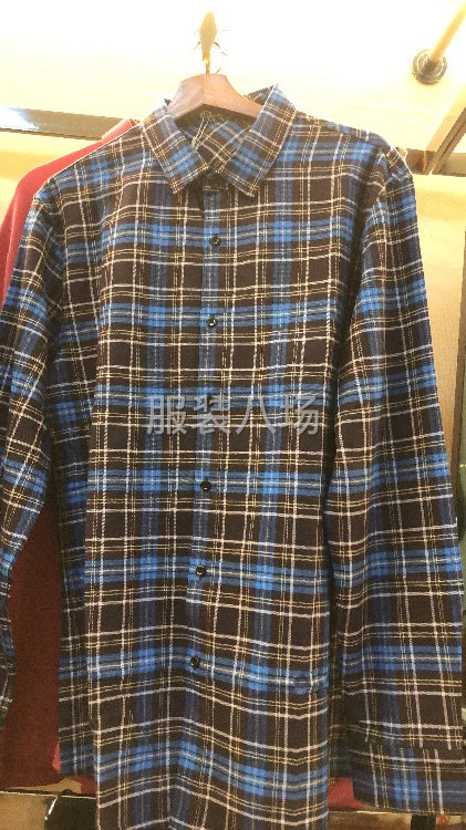 低价出售2000件品牌男装-第1张图片
