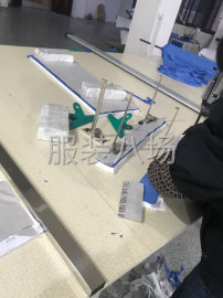 undefined - 随意服装厂大量招聘技术人员 - 图1