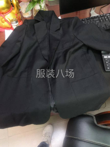 简单西装临工-第2张图片