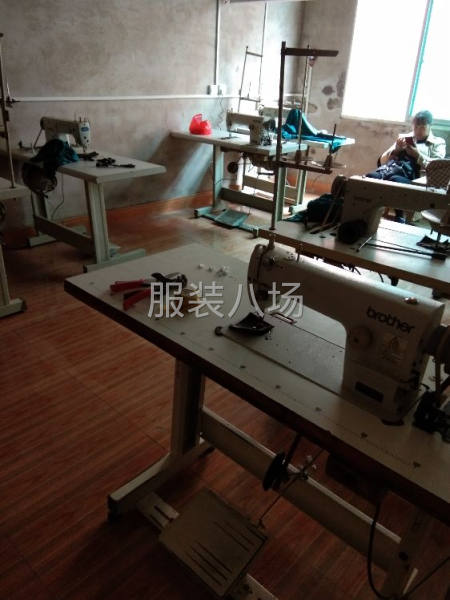 承接外加工（外套，牛仔裤，衬衣，T恤，运动服等）-第2张图片