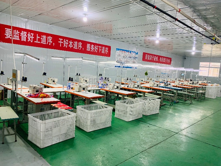 50人社会工厂承接跨年订单-第2张图片