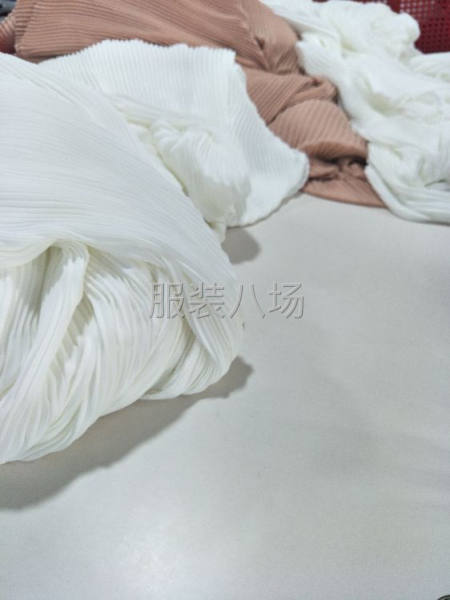 夫妻俩个找活做-第1张图片