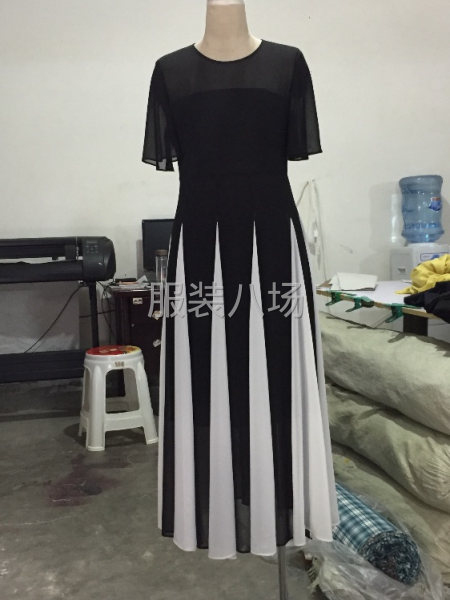 本工作室承接各类女式时装，礼服，汉服，洛丽塔加工。-第4张图片