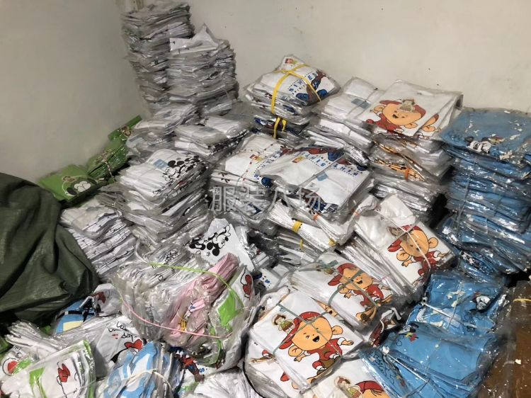 五块钱一件；一万件起批   剩下十五万件 品牌童-第8张图片