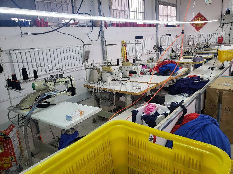 承接短袖卫衣卫裤校服四针六线加工-第1张图片
