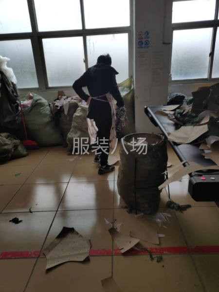 臨時裁剪 8年裁剪經驗，服裝各種面料都可以，泳裝廠工作6年-第1張圖片