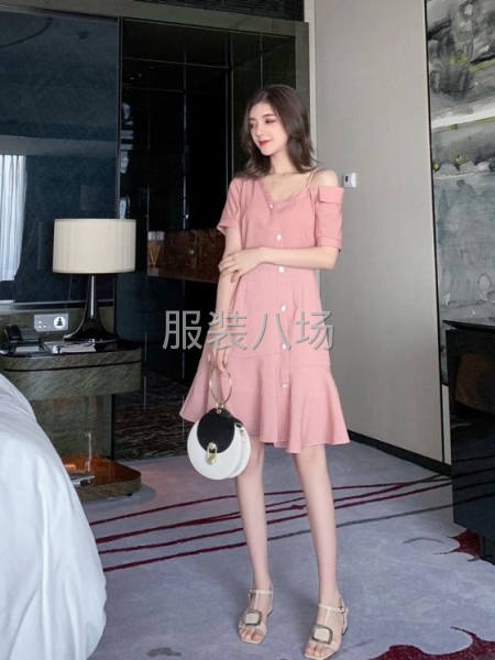 复古桔梗露肩连衣裙女收腰显瘦气质-第1张图片