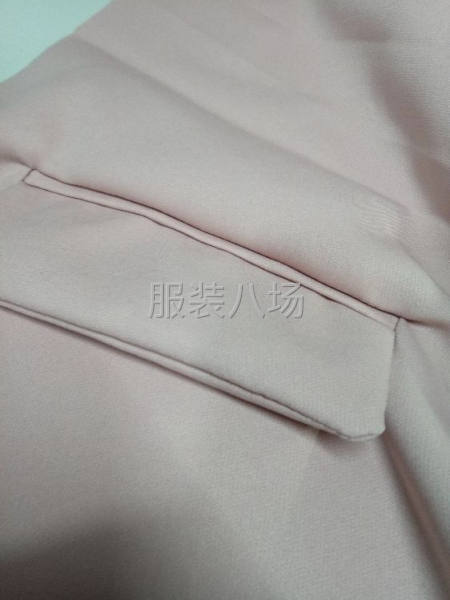 西装开袋赤沙优佳超市边-第1张图片