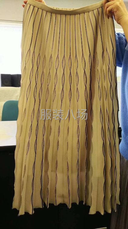 虎門壓褶廠壓皺壓折 承接:各類服裝 面料 皮革 各種花型壓褶-第9張圖片