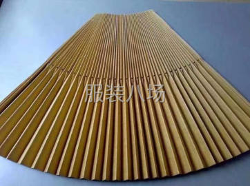 undefined - 虎门压褶厂压皱压折 承接:各类服装 面料 皮革 各种花型压褶 - 图1