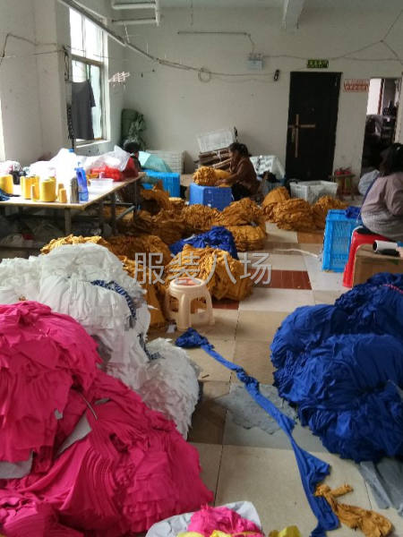 本厂专业加工针织男女套装儿童套装和表演服-第1张图片