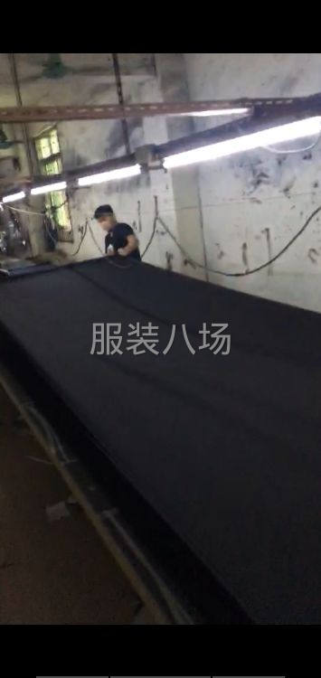 承接牛仔褲加工-第2張圖片