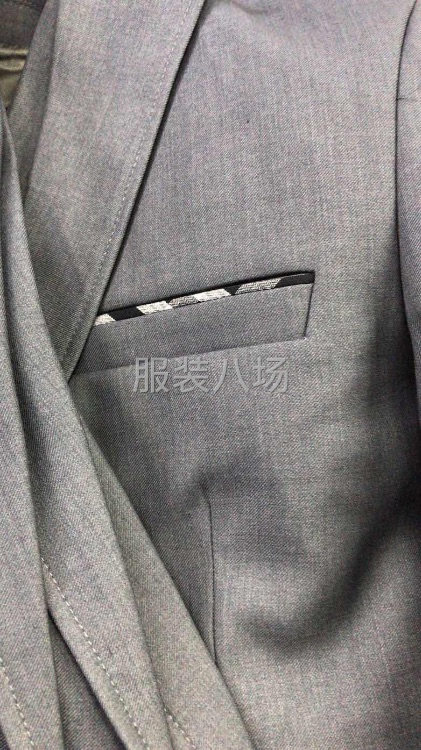 缝纫工10人，烫工2人.锁眼，订扣1人，生产组长领班1人。-第2张图片