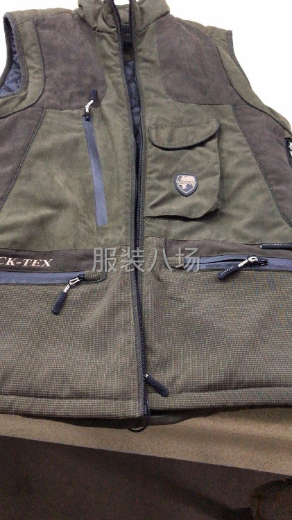 缝纫工10人，烫工2人.锁眼，订扣1人，生产组长领班1人。-第8张图片