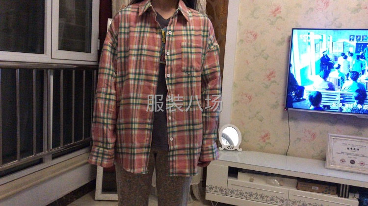 缝纫工10人，烫工2人.锁眼，订扣1人，生产组长领班1人。-第7张图片